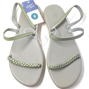Universal Thread Sage Green Tommie Sandals. Size: 9